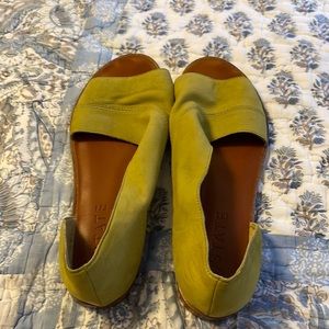 State sandals in lime green size 10M